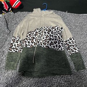 Women’s Reborn J Grey Green w/Animal Print Middle Pullover Hoodie Size XL